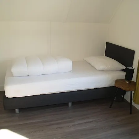 Apartment Spacious On The Markermeer