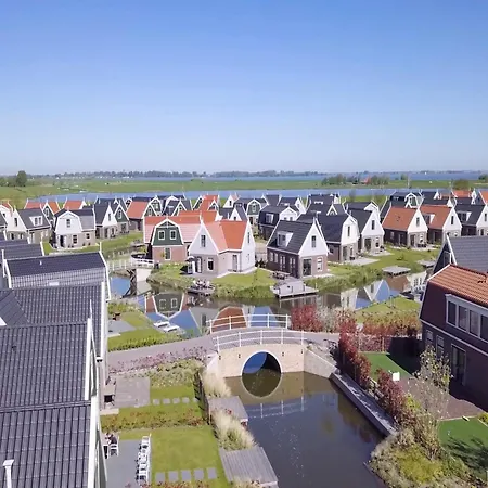 Spacious On The Markermeer * Uitdam